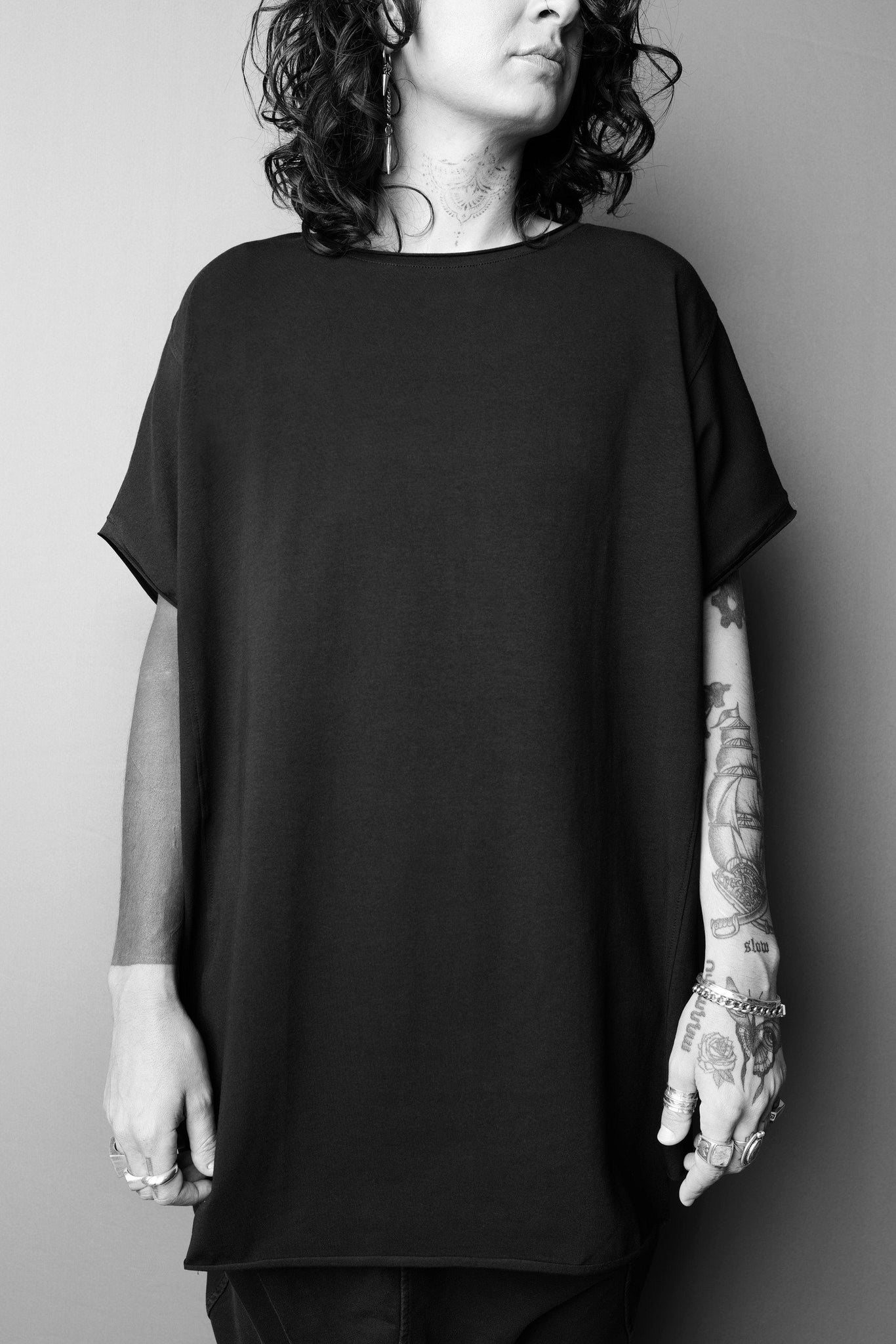 Hoomidaas Sleeveless Shirt - Black - Reborn Project Clothing